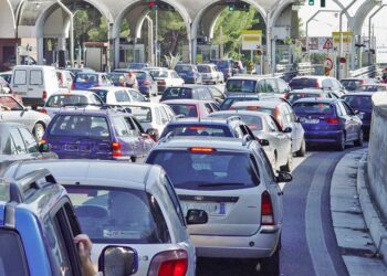 casello traffico a18