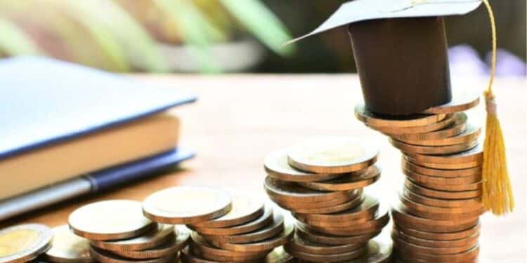 Caro scuola 2025; famiglie italiane in difficoltà