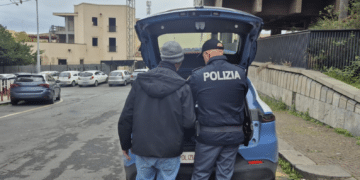 In foto i controlli della Polizia in Via Santa Maria La Grande