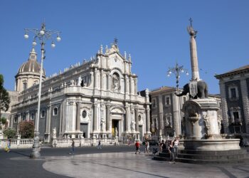 Cattedrale e il Liotru di Piazza Duomo a Catania