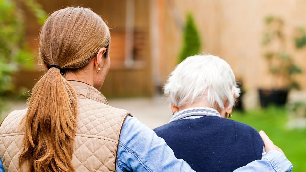 Bonus caregiver 2026: le soglie ISEE, chi ne ha diritto e gli importi