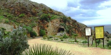 Ingresso sud lato scopello della riserva dello zingaro