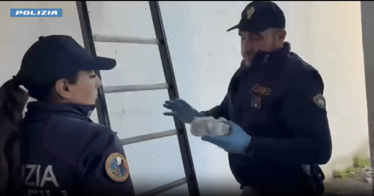 Librino, scoperto nascondiglio con fucili e munizioni rubati