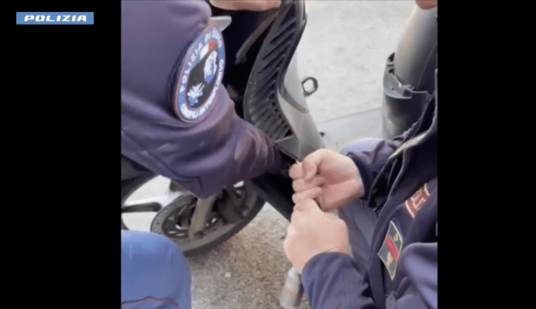Catania: Il fiuto di "Briska" smaschera il trucco dello scooter