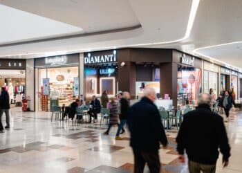 Foto di Centro commerciale "Ai portali"