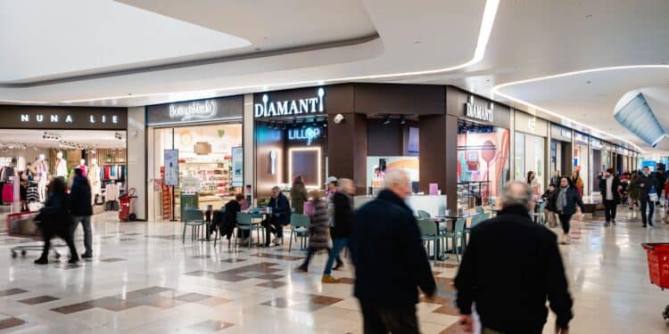 Foto di Centro commerciale "Ai portali"