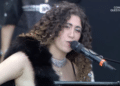 In foto DELIA cantante di paternò in provincia di Catania durante esibizione concertone 1 maggio 2026