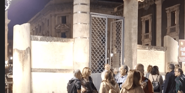 Notte europea dei musei: la lunga fila dell'Anfiteatro Romano