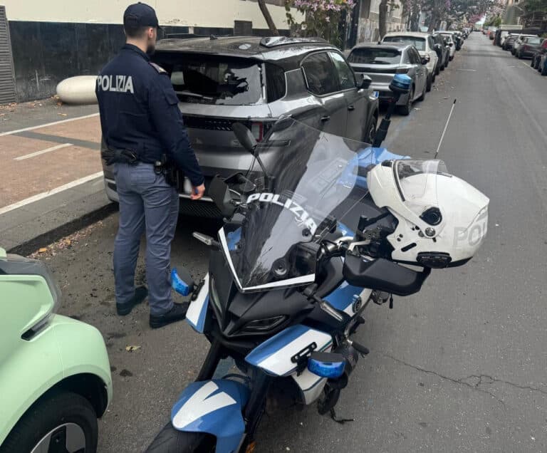 Catania: arrestato straniero che distruggeva i vetri delle auto in sosta per rubare