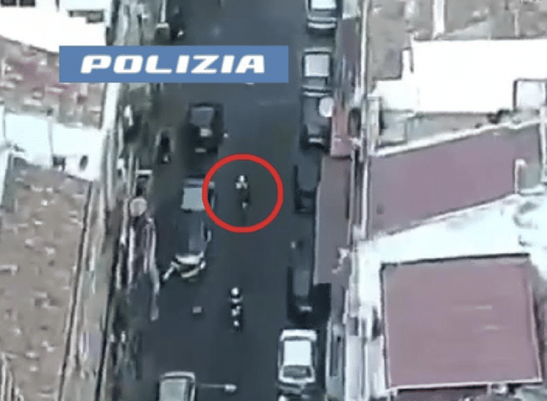 Motociclisti in fuga a Catania per le vie di san Cristoforo