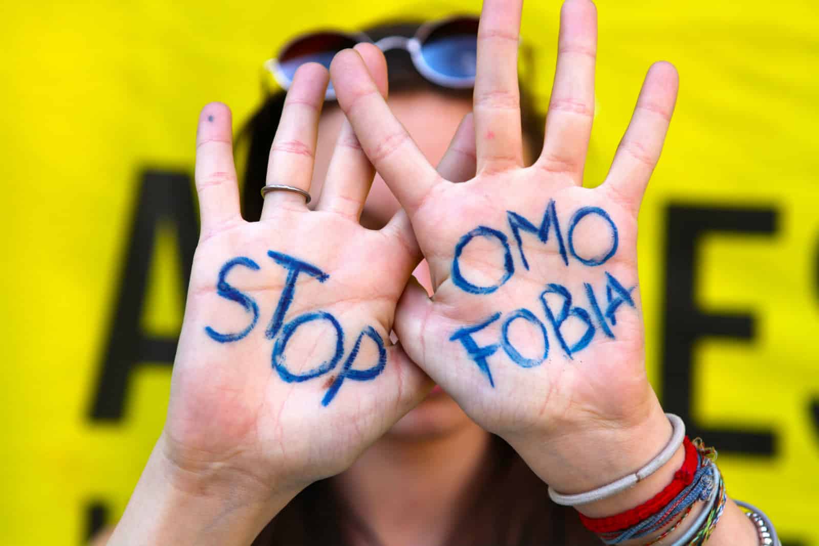 Omofobia in Sicilia, continuano le violenze: tra aggressioni e casi di suicidi