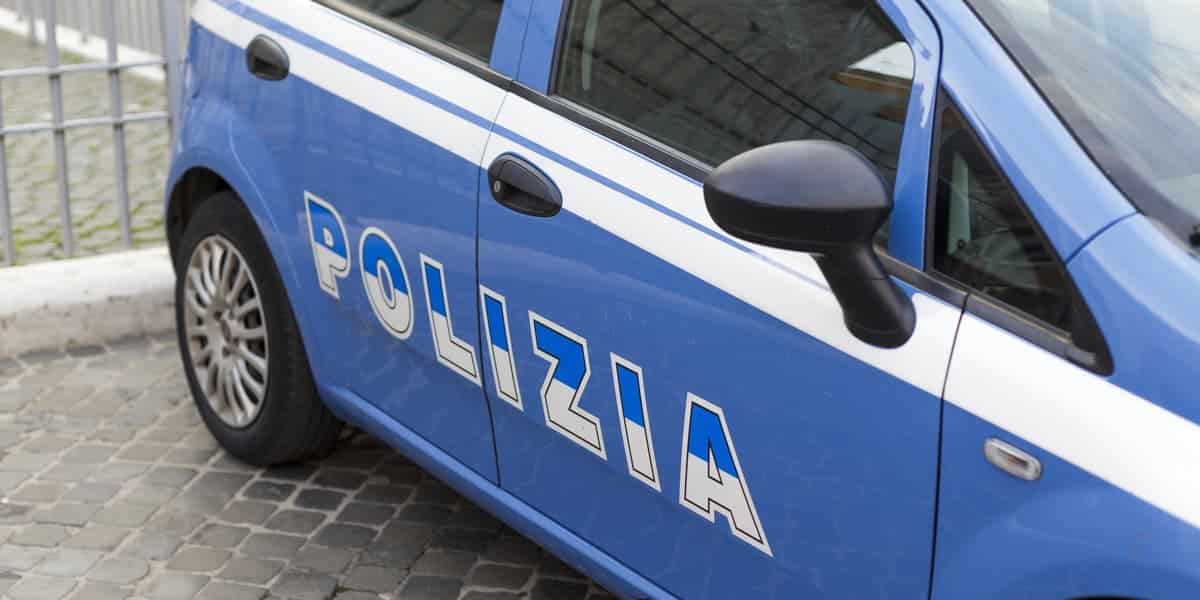 Prima l’aggressione, poi il furto dello smartphone: arrestato 23enne a Catania