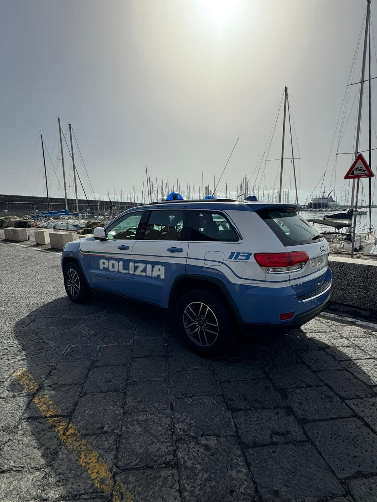 Catania, tentati furti d’auto al porto: sei denunciati
