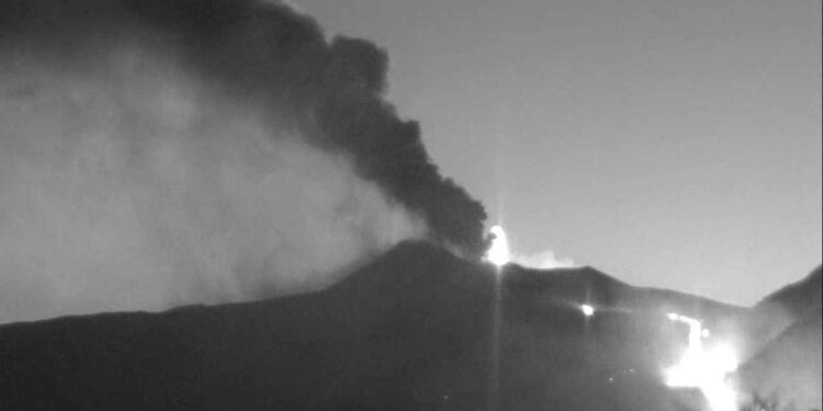 eruzione etna del 11 agosto
