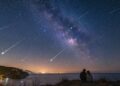 cielo stellato e coppia innamorata