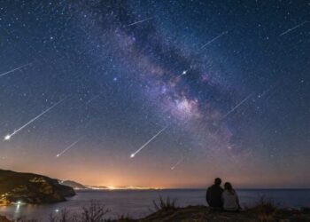 cielo stellato e coppia innamorata