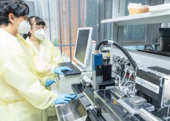 scienziati che fanno ricerca al CNR