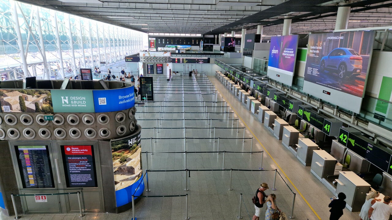 ULTIMA ORA – Etna, prolungata ancora la chiusura dell’aeroporto di Catania