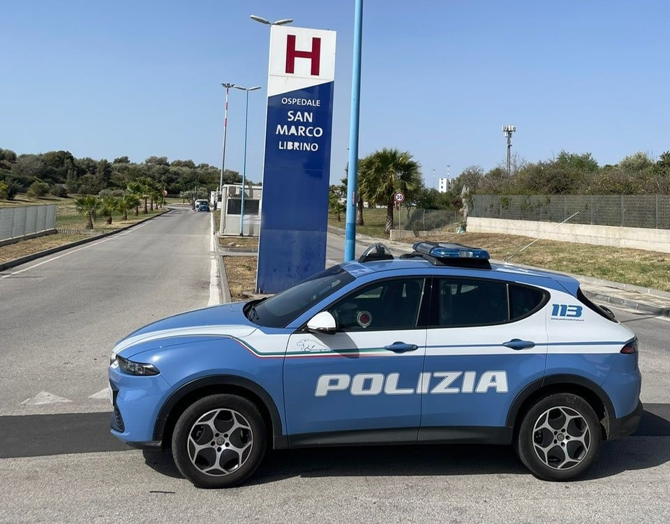 Incidente in Tangenziale a Catania, schianto tra 5 auto e fuga a piedi: individuata la coppia pirata