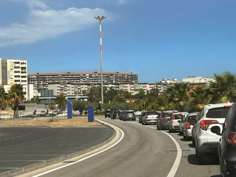Ospedale San Marco: migliorano gli ingressi, ma l'uscita resta un incubo
