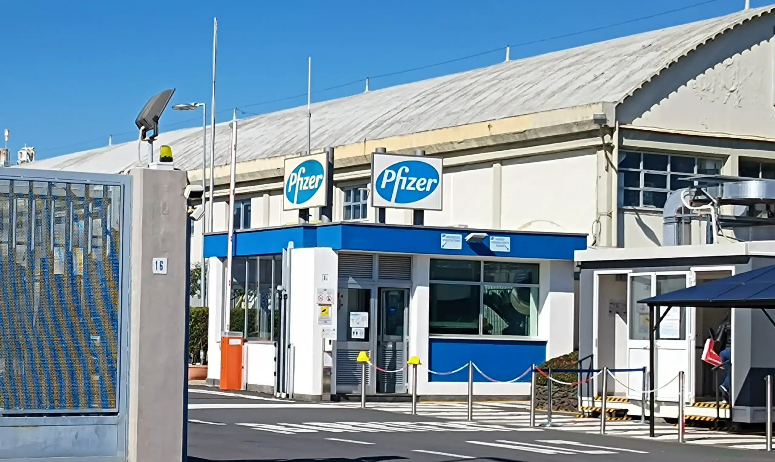 Pfizer Catania, un mese e mezzo in più per salvare 330 posti di lavoro: proroga fino al 9 dicembre