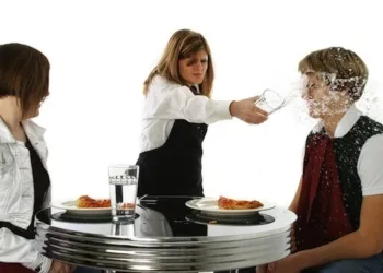 Cameriere Arrabbiato Copia