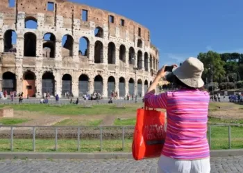 Turisti Colosseo 2 480x319