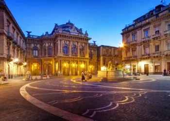 Catania Piazza Teatro Massimo Bellini