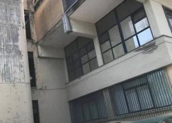 Vetrata Policlinico 1