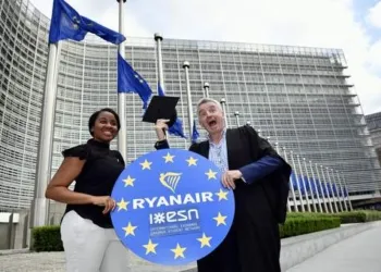 Safi Sabuni of International Erasmus Student Network and Ryanair CEO Michael O'Leary pictured during a press conference of Irish low-cost airline Ryanair, Tuesday 23 May 2017 in Brussels. BELGA PHOTO ERIC LALMAND