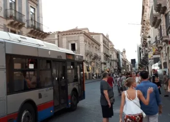 Via Etnea Autobus Amt Catania