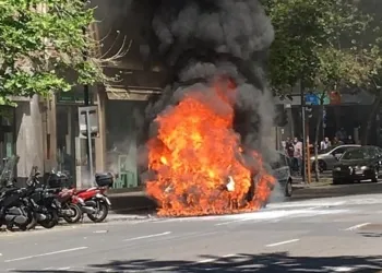 Catania Auto Fiamme Vittorio Veneto
