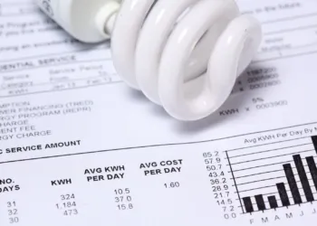 aumenti bollette luce e gas