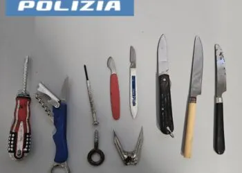 FA APPREZZAMENTI AD UNA DONNA E AGGREDISCE IL FIDANZATO 25ENNE STRANIERO ARRESTATO DALLA POLIZIA DI STATO PER MINACCE E RESISTENZA A P.U